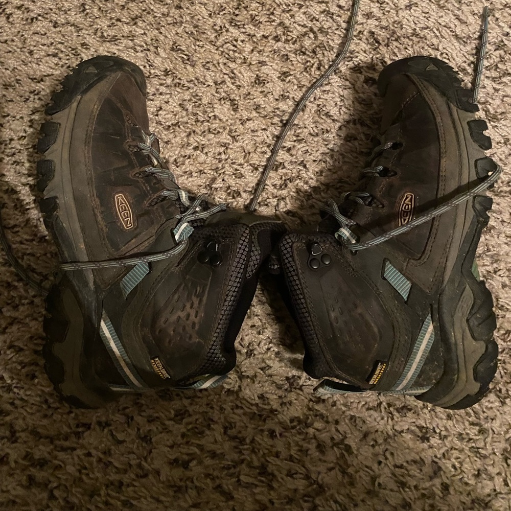 Women Keen Waterproof Hiking Boots